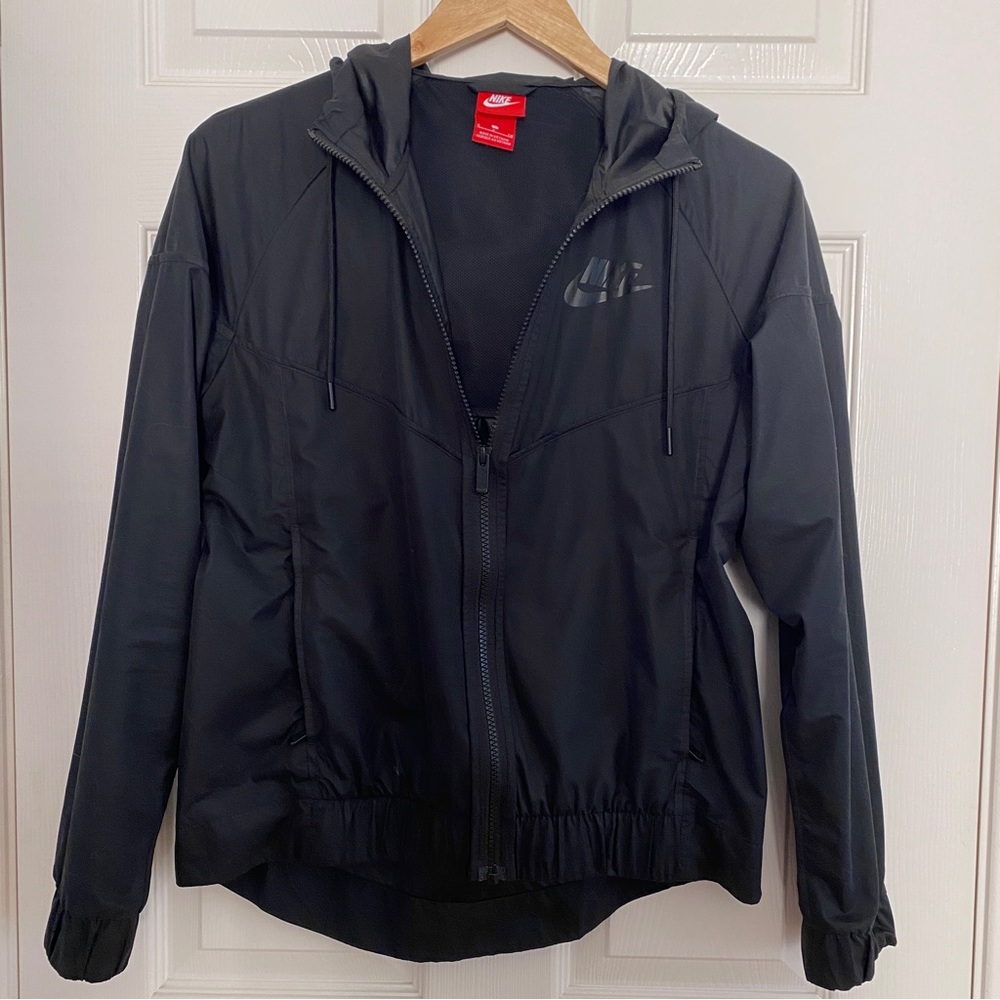 Women’s Black Nike Windrunner size S